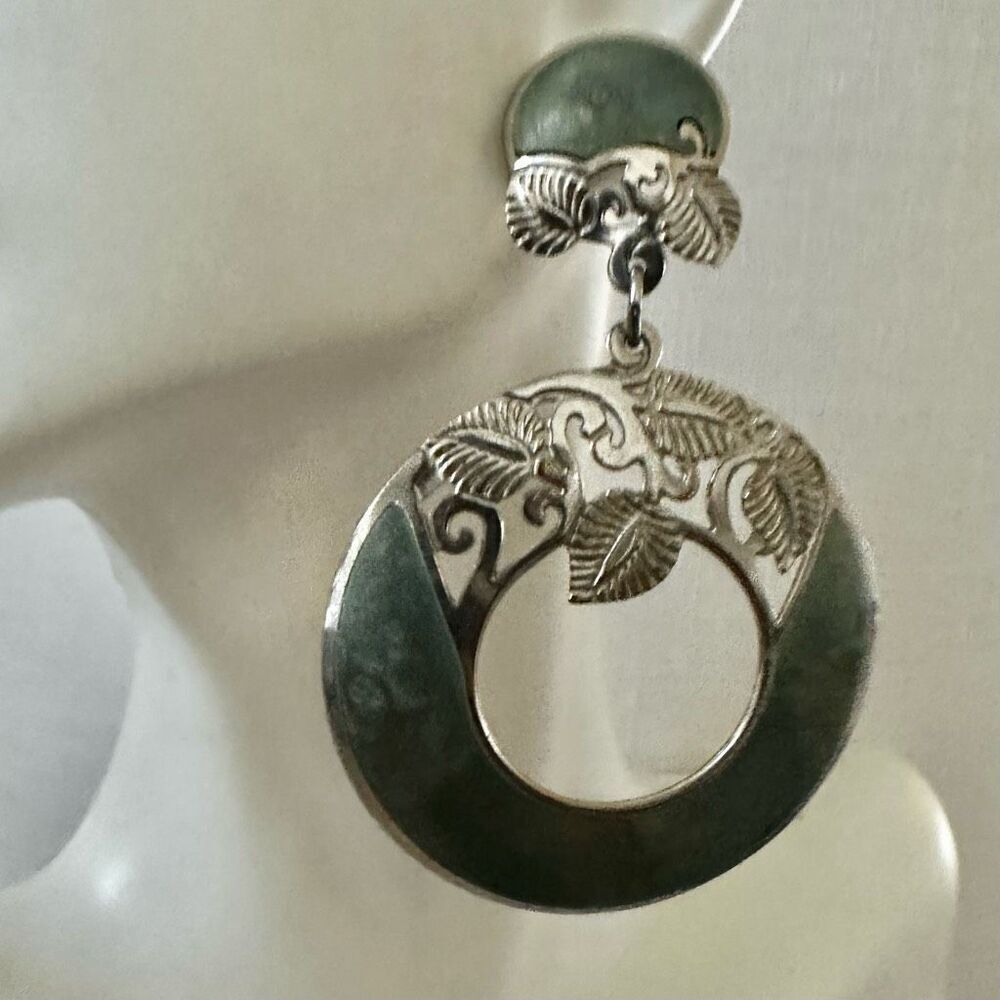 Berebi green and silver tone leaf round earrings
